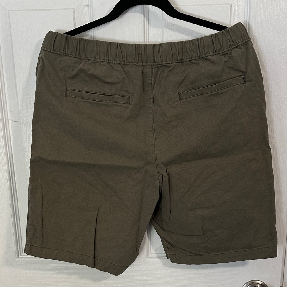 AA. Men's Sonoma Olive Green Casual Shorts - Picture 2 of 4